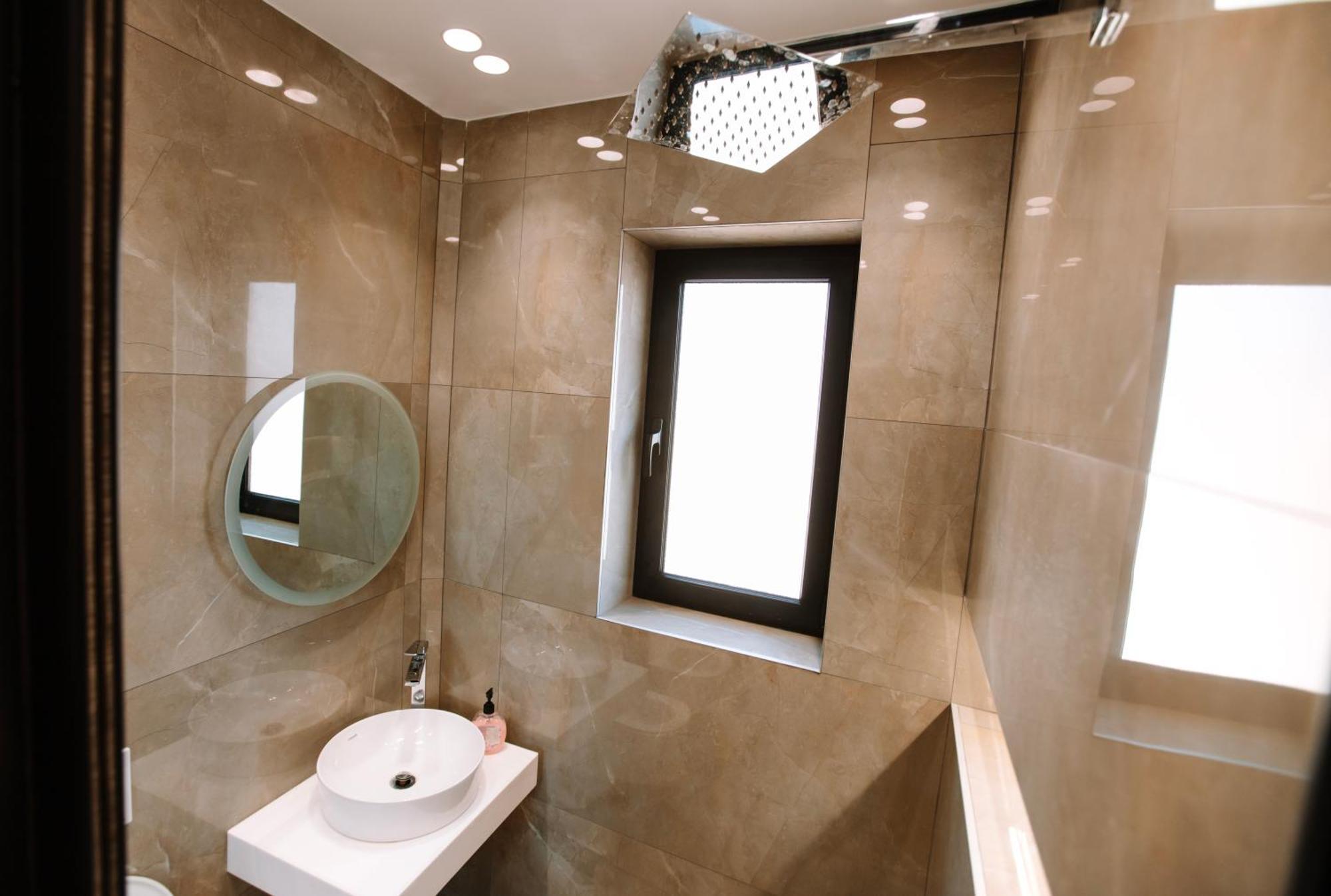 Barrikada Str Modern Apartments - The Nest ติรานา ภายนอก รูปภาพ
