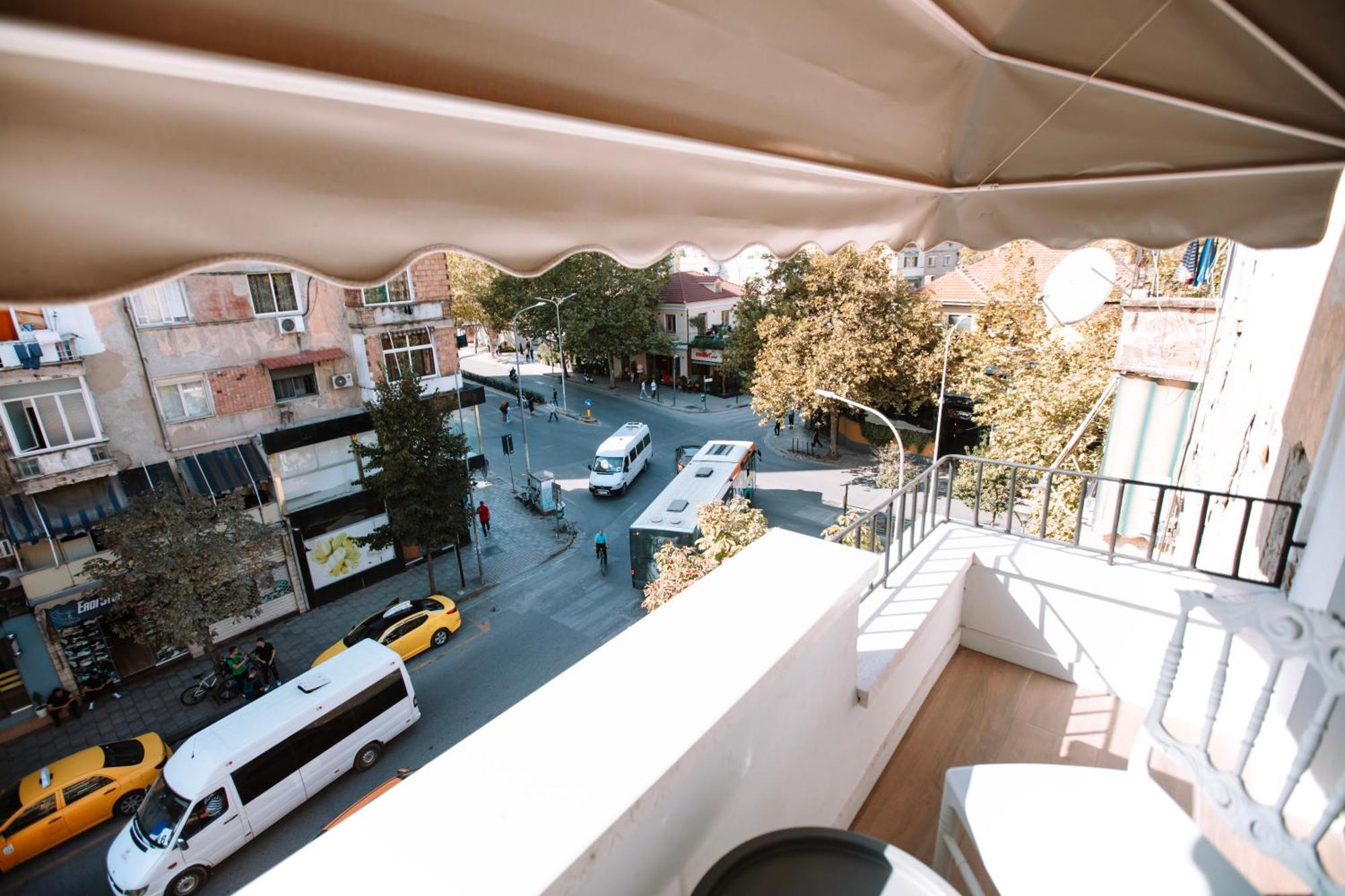Barrikada Str Modern Apartments - The Nest ติรานา ภายนอก รูปภาพ